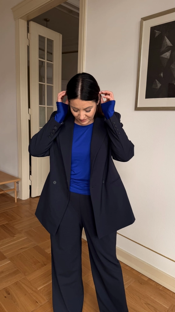 BLU_GIU_KOB6.jpg